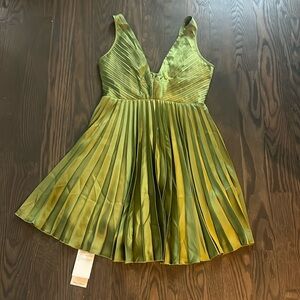 Abercrombie & Fitch Satin Pleated Mini Dress (M)